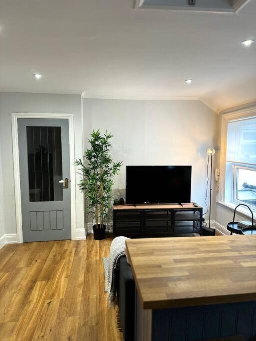 High Wycombe Centre- 2 Bed Flat Lägenhet Exteriör bild